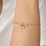 Women Gold-Plated Link Bracelet